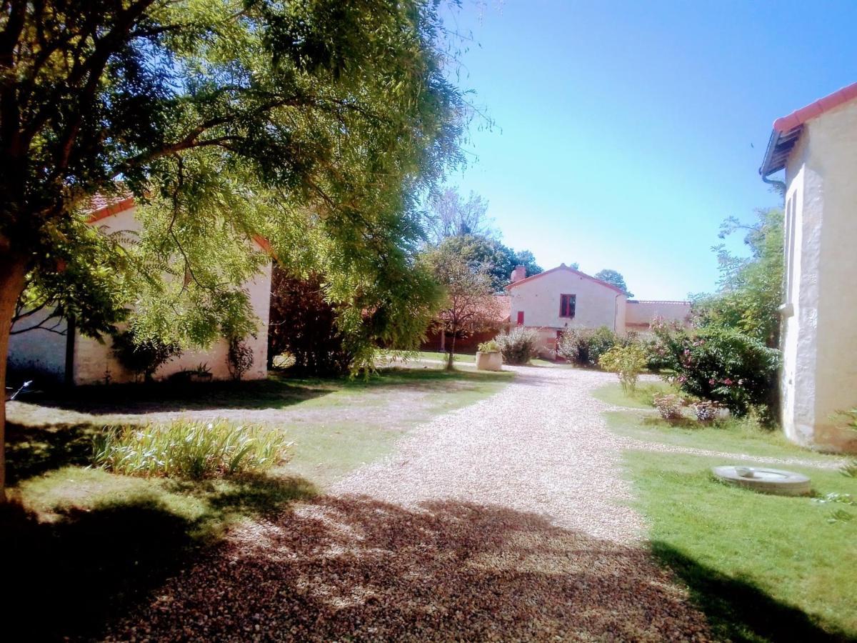 Vila Au Repos Des Elfes Braye-sous-Faye Exteriér fotografie